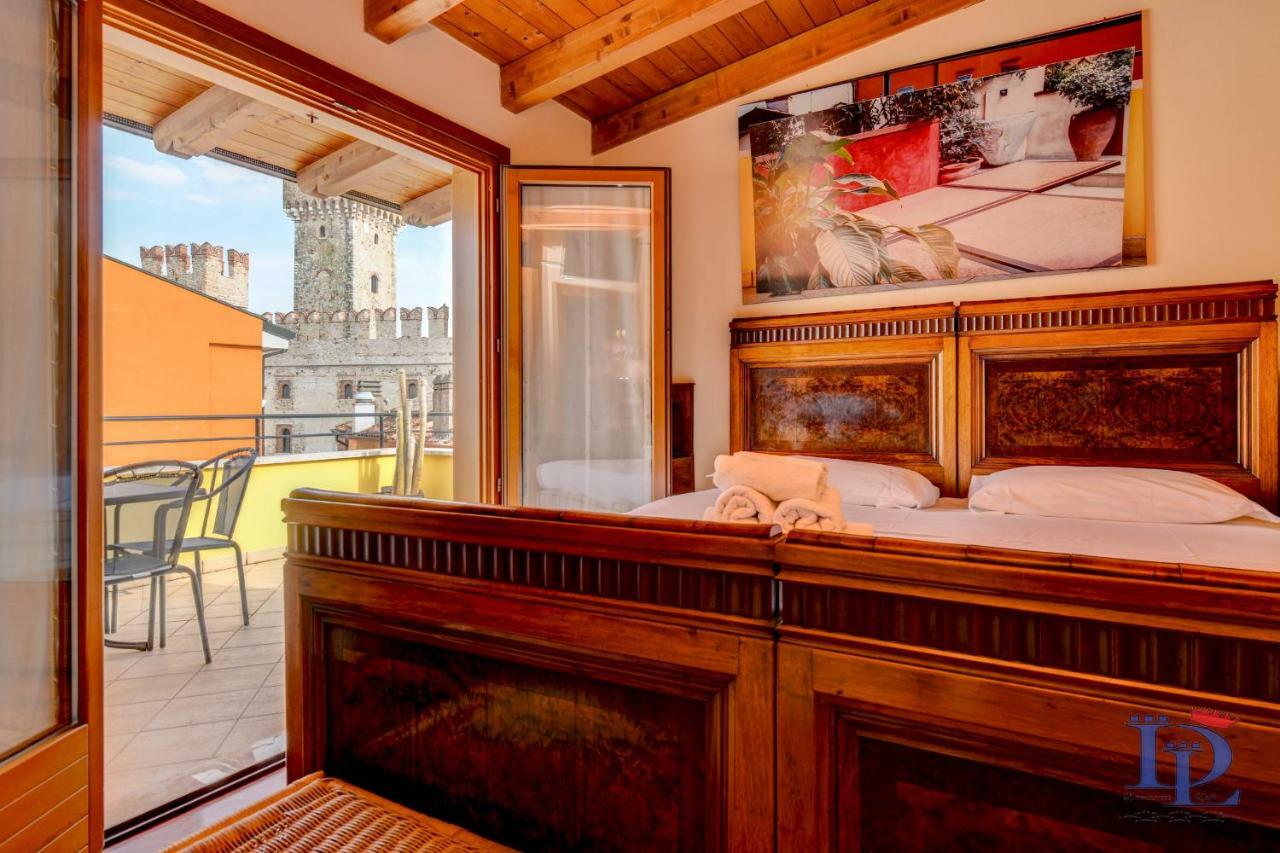 Desenzanoloft Official Partner Marriott Homes & Villas -Penthouse Never Say Never Sirmione Castle View Exterior photo